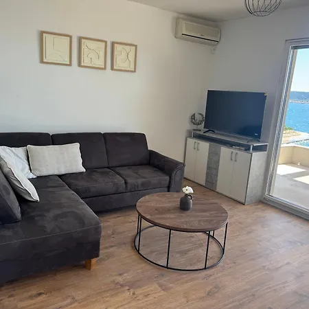 Ines Apartman *